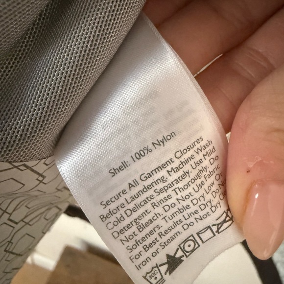 Eddie Bauer - Picture 2 of 9